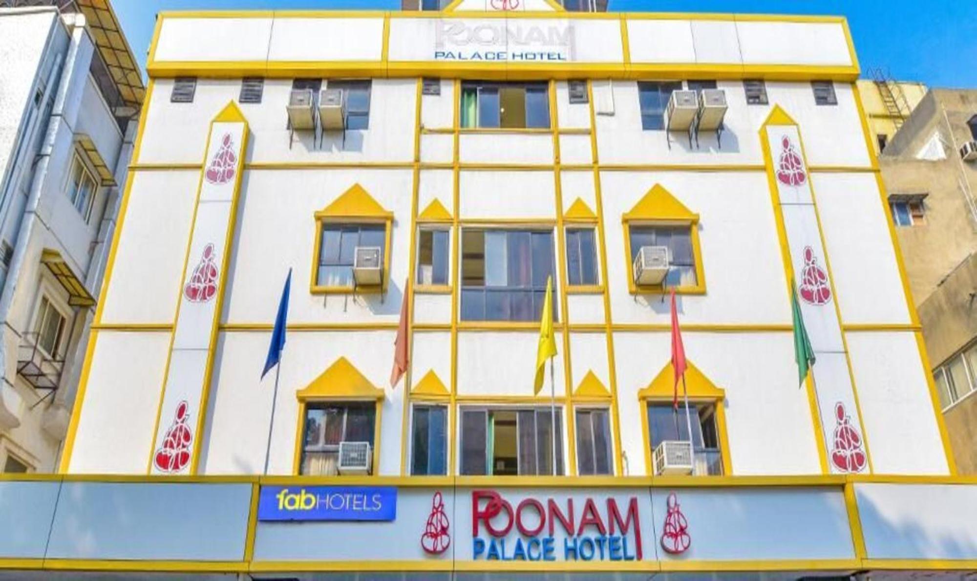 אחמדאבאד Fabexpress Poonam Palace מראה חיצוני תמונה